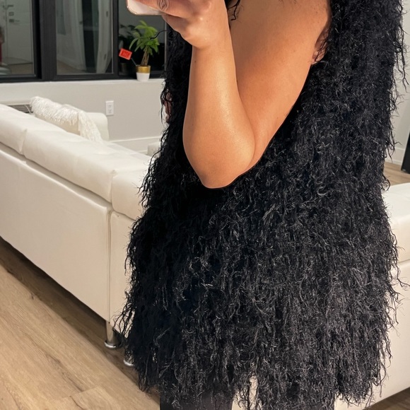 Black Fuzzy Vest - Picture 4 of 4